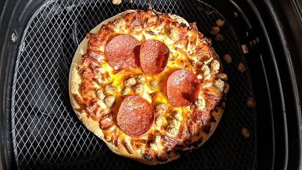 reheat-a-frozen-pizza-in-the-air-fryer