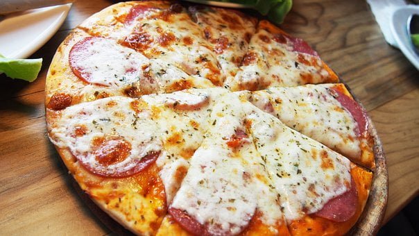 pizza-1202775__340