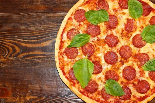 pizza-3870778__340