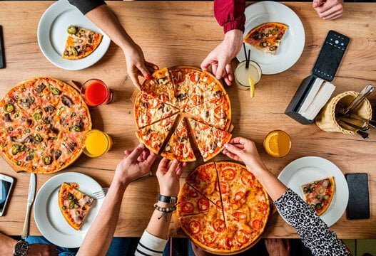 how to eat pizza
